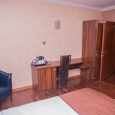 Mahogany Hotel And Suites Ibadan Exteriör bild